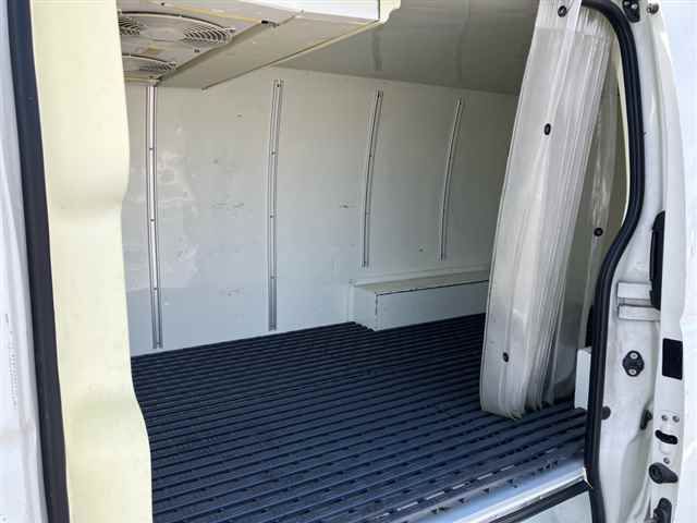 2017 Toyota Regius Ace レイゾウレイトウ auction photo 7