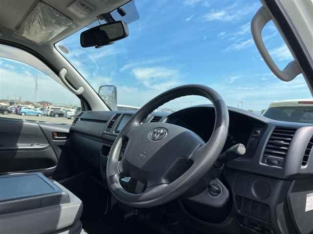 2017 Toyota Regius Ace レイゾウレイトウ auction photo 3