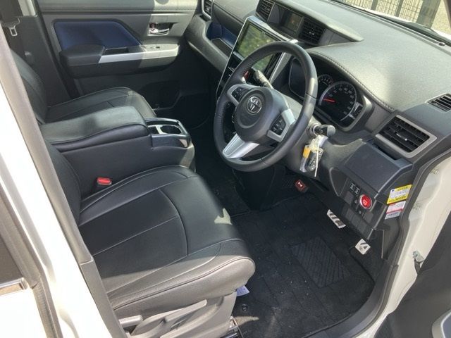 2018 Toyota Roomy カスタムG T auction photo 8