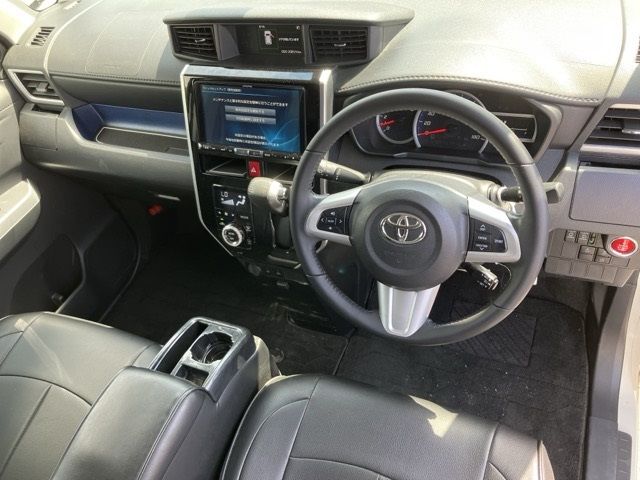 2018 Toyota Roomy カスタムG T auction photo 4