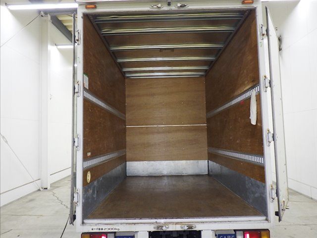 2017 Isuzu Elf Van auction photo 4