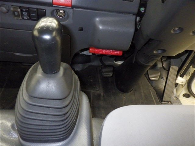 2017 Isuzu Elf Van auction photo 8