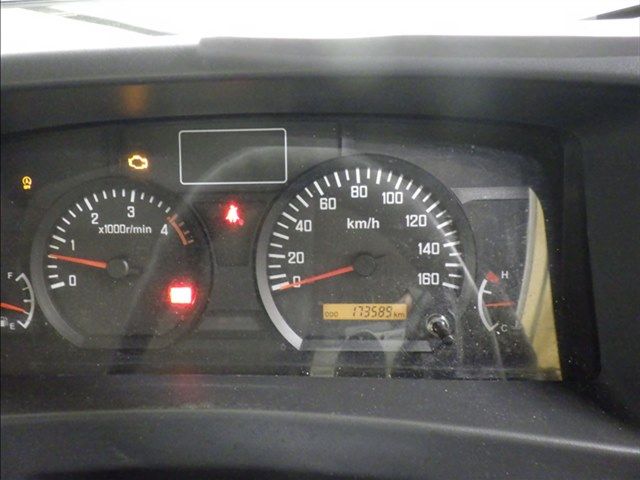 2017 Isuzu Elf Van auction photo 7