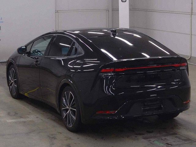 2023 Toyota Prius Z 4WD auction photo 2