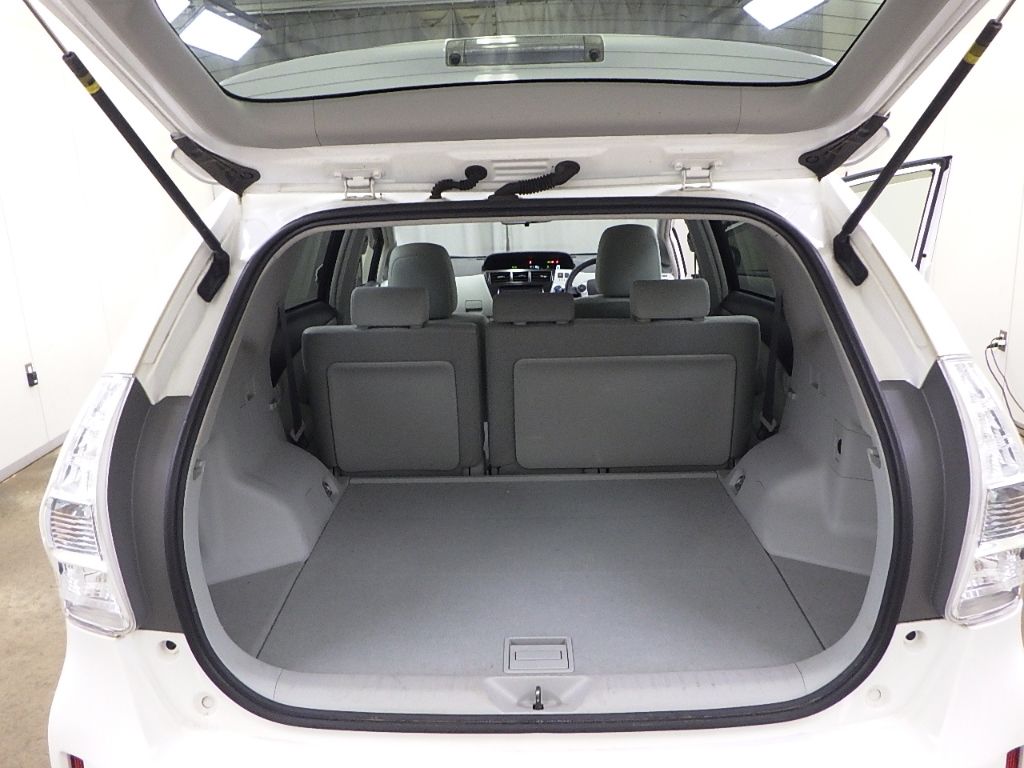 2012 Toyota Prius Alpha S L Selection auction photo 8