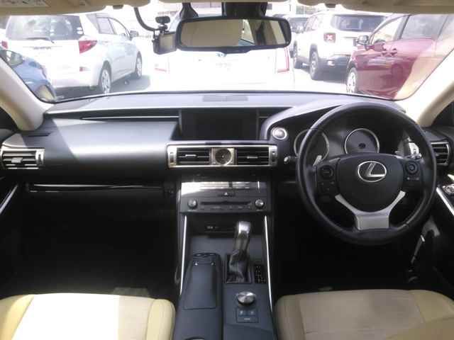 2016 Lexus IS200t auction photo 8