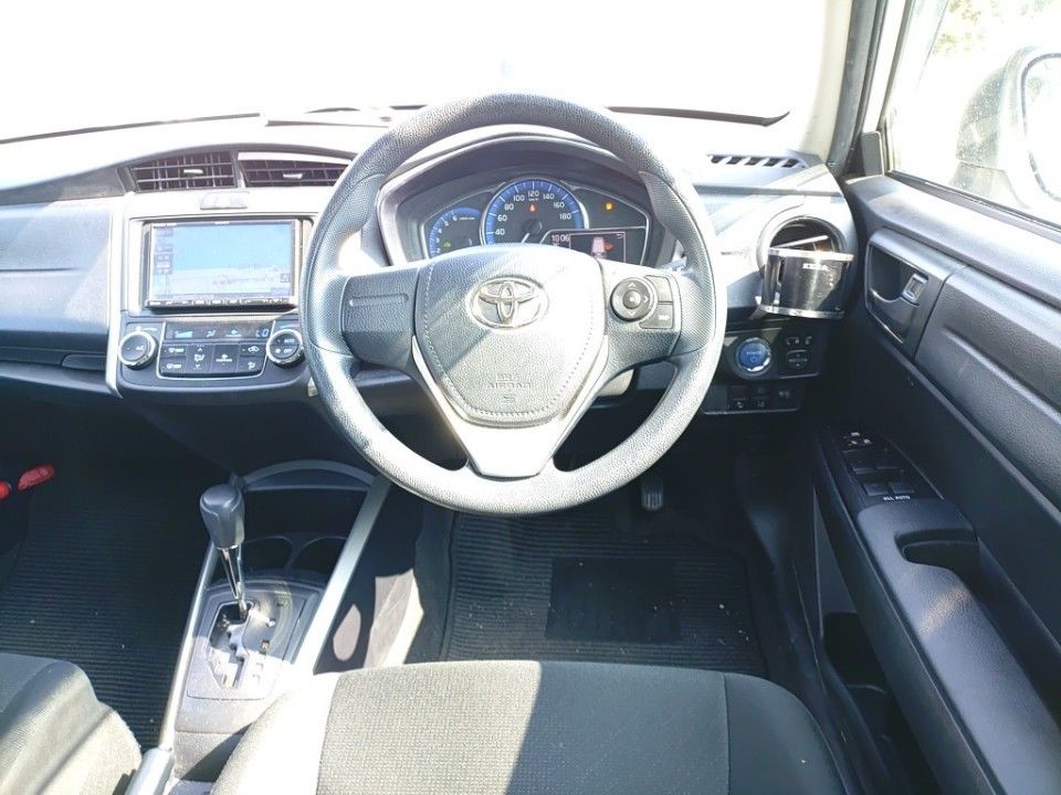 2019 Toyota Corolla Fielder auction photo 3