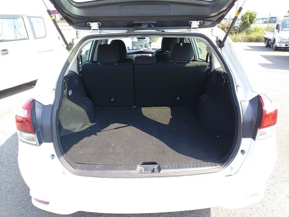 2019 Toyota Corolla Fielder auction photo 8