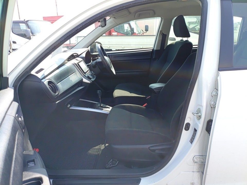 2019 Toyota Corolla Fielder auction photo 16