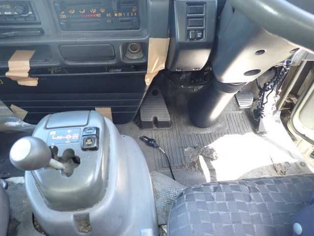 2005 Isuzu Elf 2.95t ボトルカー auction photo 10