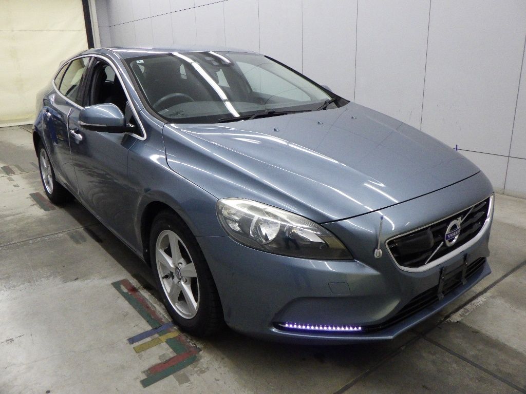 2014 Volvo V40 T4 Japan auction vehicle