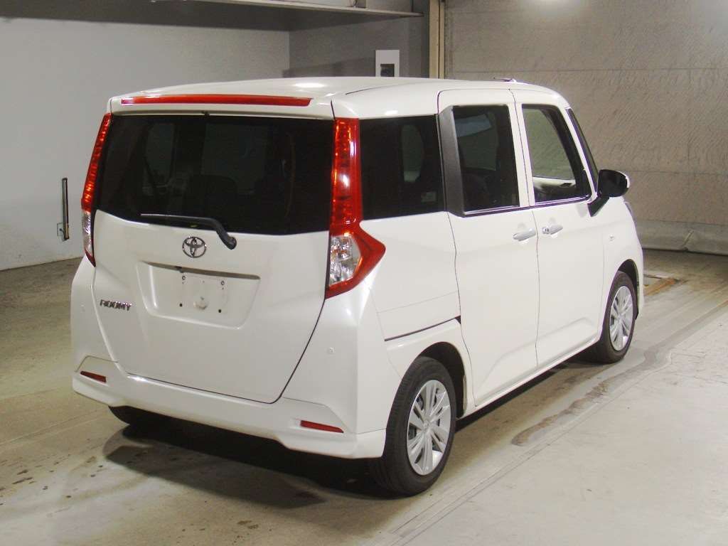 2022 Toyota Roomy X auction photo 2