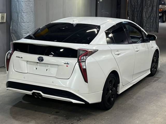 2016 Toyota Prius Aツーリングセレクション auction photo 5