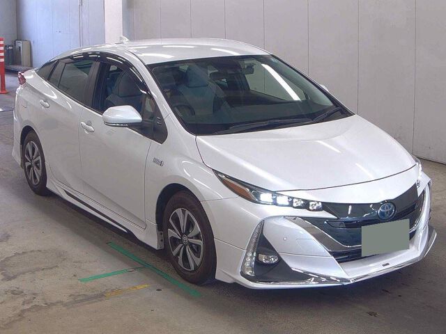 2020 Toyota Prius PHEV S Safety Package Japan auction vehicle