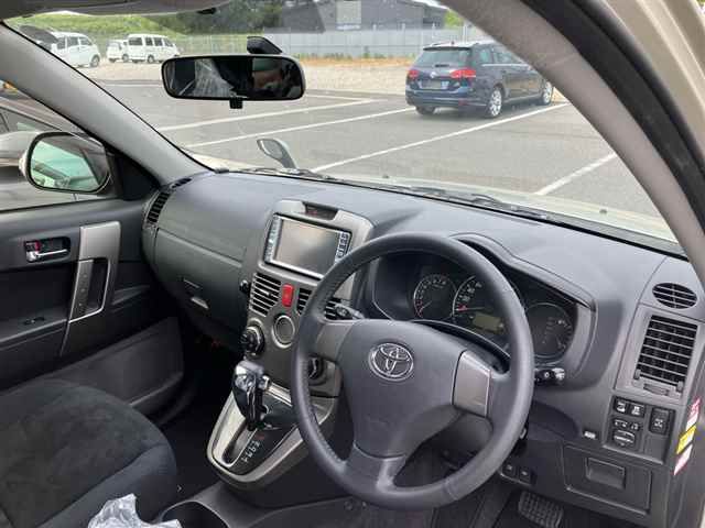 2014 Toyota Rush G L package auction photo 3
