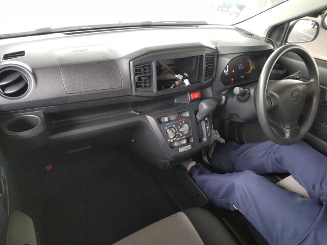 2023 Daihatsu Mira e:S L auction photo 3