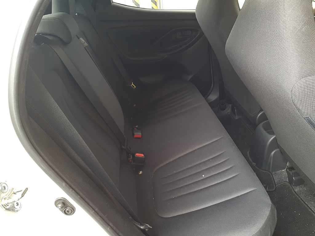 2021 Toyota Yaris ハイブリッドX auction photo 10