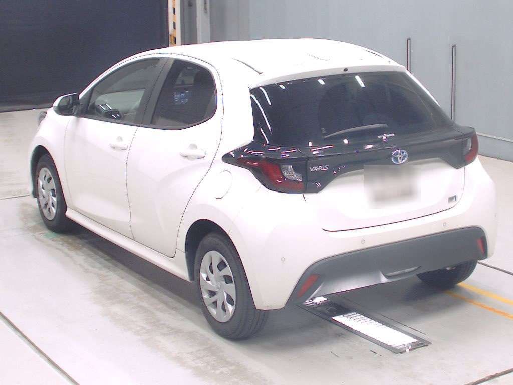 2021 Toyota Yaris ハイブリッドX auction photo 6