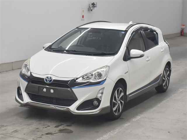2015 Toyota Aqua Xアーバン auction photo 4