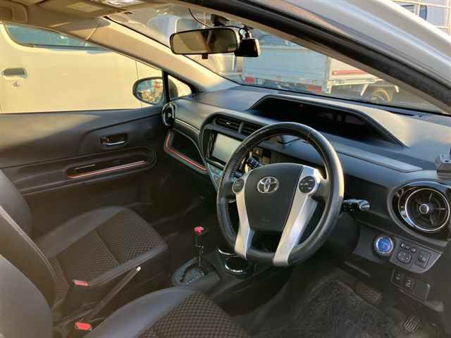 2015 Toyota Aqua Xアーバン auction photo 3
