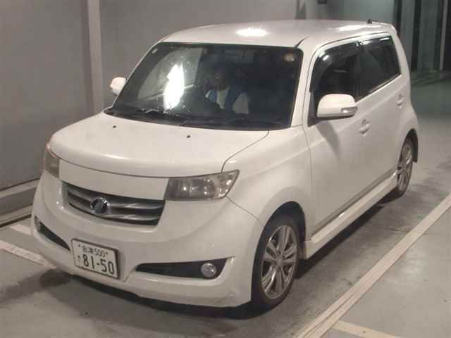 2014 Toyota bB 4WD Z X Ver. auction photo 4