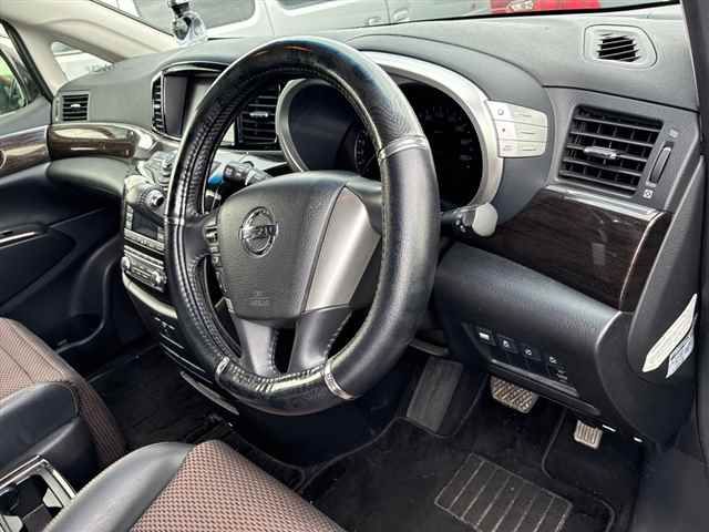 2012 Nissan Elgrand Highway Star Urban Chrome auction photo 3