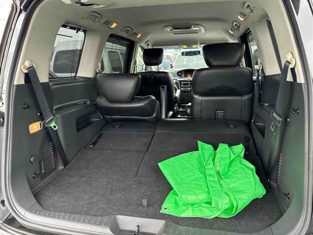 2012 Nissan Elgrand Highway Star Urban Chrome auction photo 9