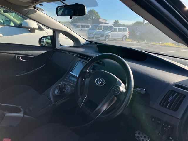 2013 Toyota Prius SツーリングセレクションGs auction photo 3