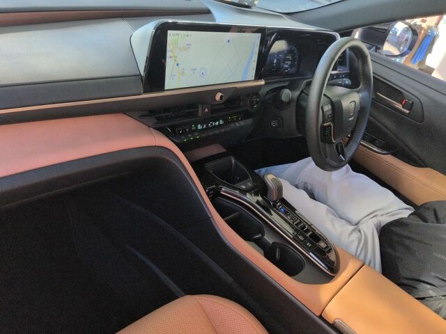 2025 Toyota Crown Sport Z 4WD auction photo 3