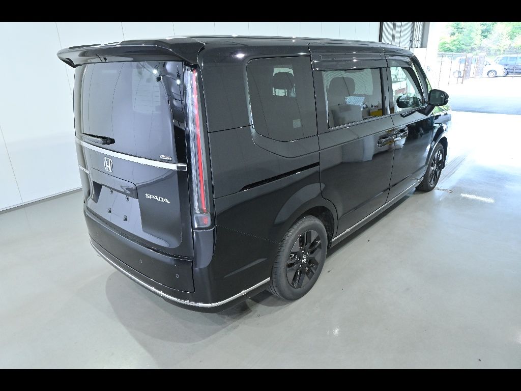 2023 Honda Stepwgn 4WD 7 people auction photo 2