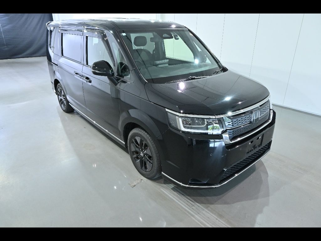 Japan Auction Vehicles 15 2023 Honda Stepwgn 4WD 7 people auction photo