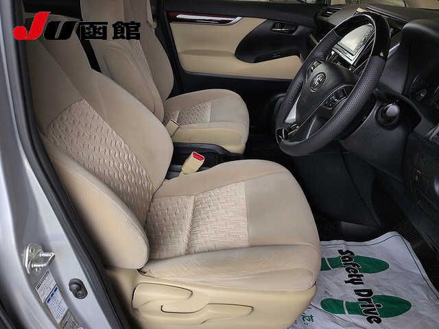 2016 Toyota Alphard X 4WD auction photo 9