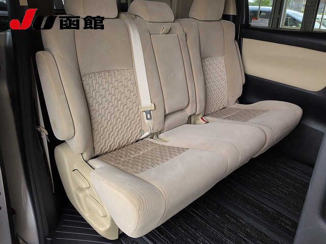 2016 Toyota Alphard X 4WD auction photo 6