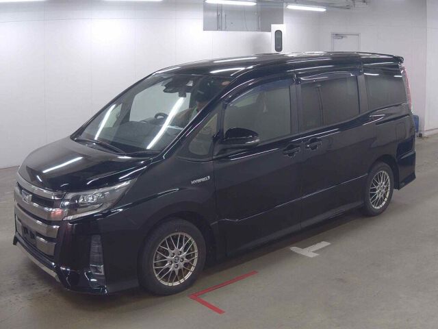 2017 Toyota Noah HV SI auction photo 4