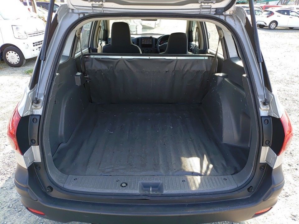2021 Nissan AD auction photo 8