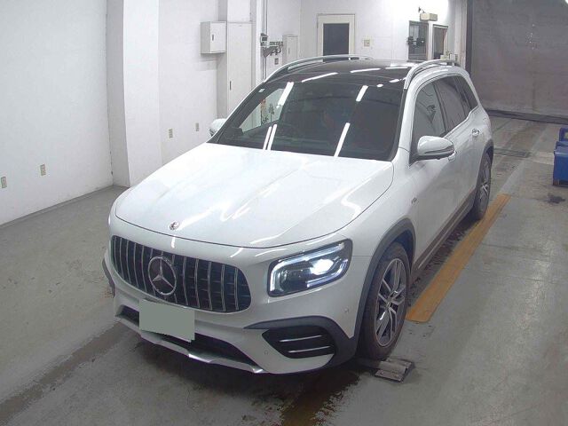 2023 Mercedes-AMG GLB GLB35 4-speed AMG package 4WD auction photo 4