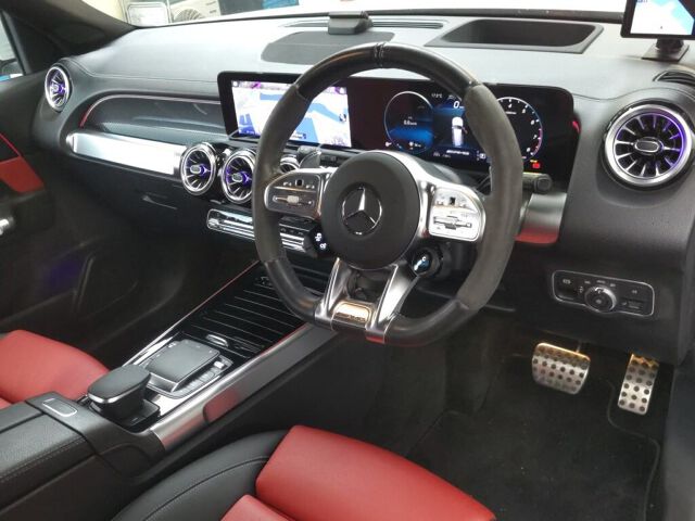 2023 Mercedes-AMG GLB GLB35 4-speed AMG package 4WD auction photo 3