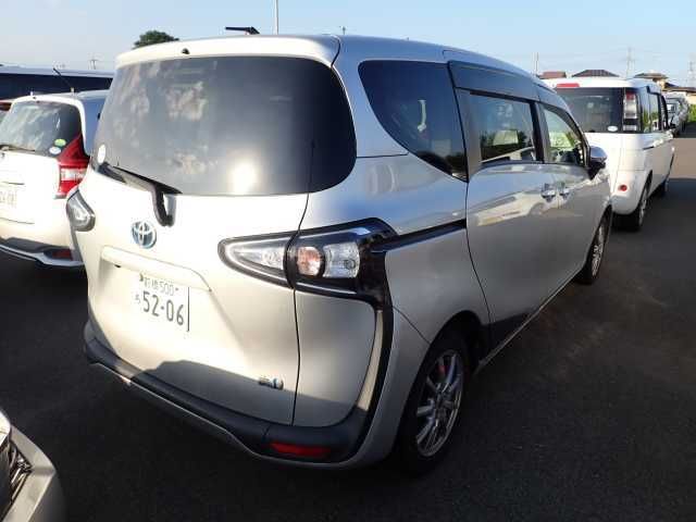 2021 Toyota Sienta Hybrid FUNBASE G auction photo 2