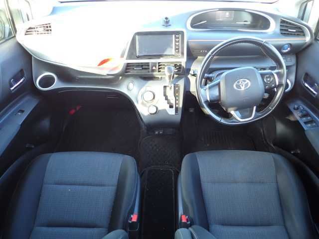 2021 Toyota Sienta Hybrid FUNBASE G auction photo 3