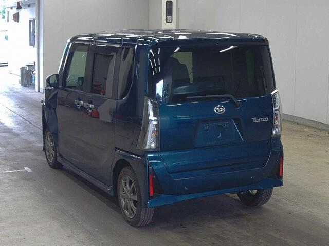 2025 Daihatsu Tanto Custom X auction photo 2