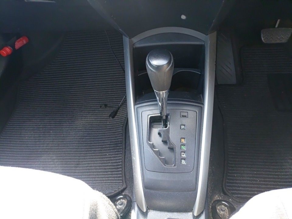 2017 Toyota Corolla Fielder auction photo 12