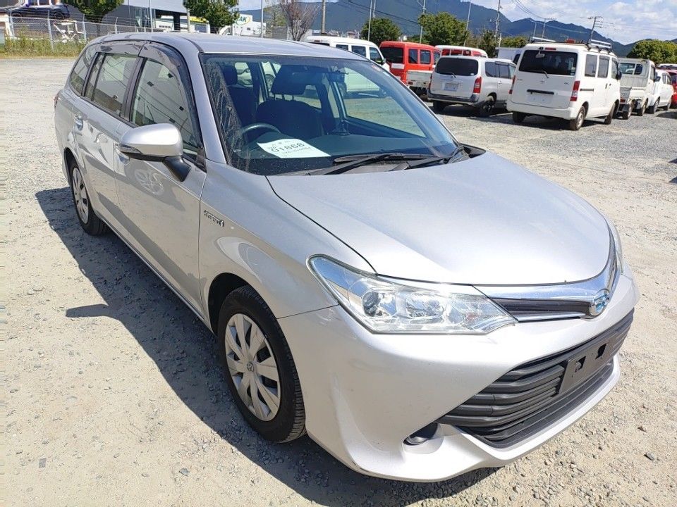 2017 Toyota Corolla Fielder auction photo 4