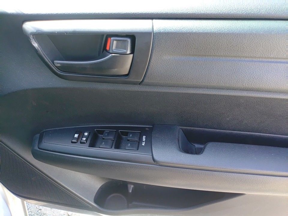 2017 Toyota Corolla Fielder auction photo 14