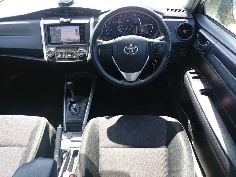 2017 Toyota Corolla Fielder auction photo 3