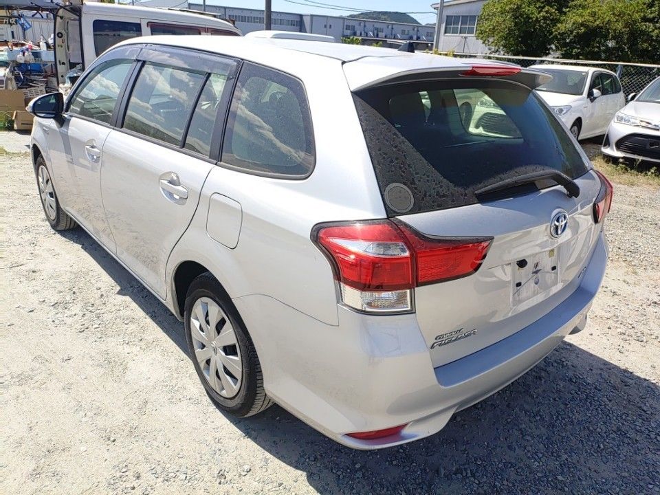 2017 Toyota Corolla Fielder auction photo 6