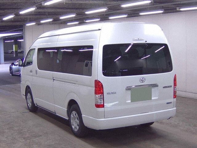2026 Toyota Hiace グランドキャビン auction photo 2