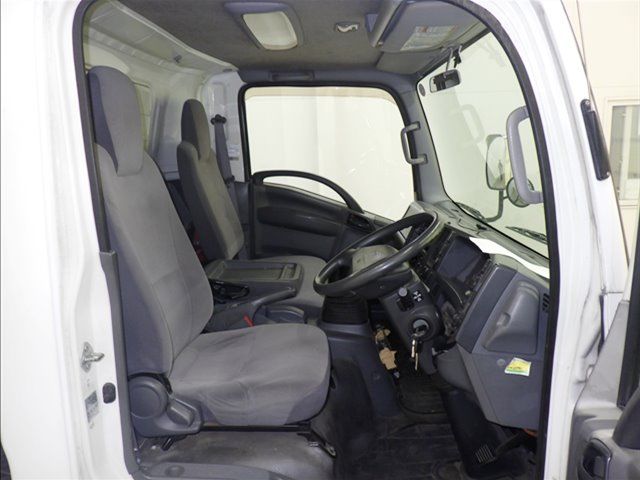 2013 Isuzu Elf Wing auction photo 6