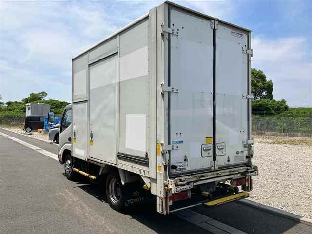 2013 Toyota Dyna レイトウ・レイゾウ auction photo 2