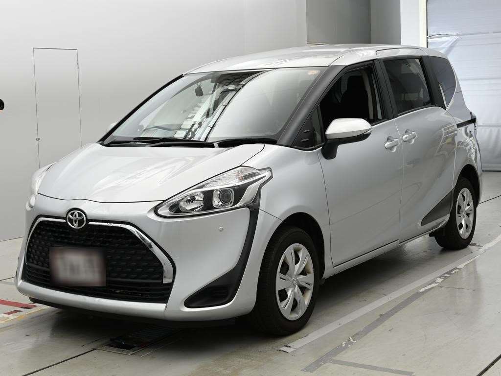 2022 Toyota Sienta X 4WD Japan auction vehicle