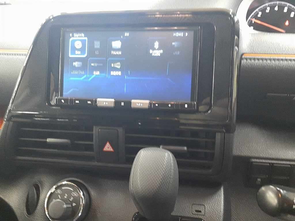 2022 Toyota Sienta X 4WD auction photo 12